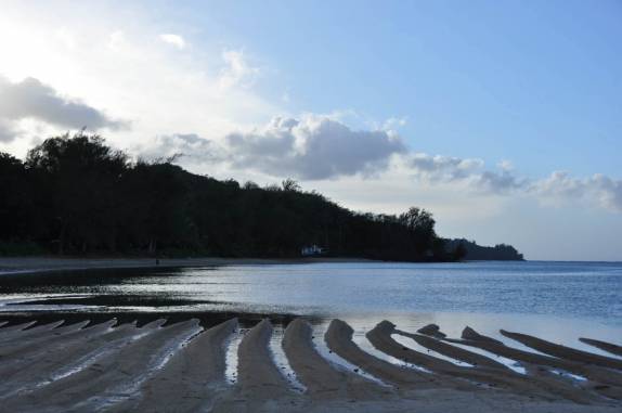 Anini Beach, perto de Hanaley Bay, na costa norte de Kauai, no Havaí